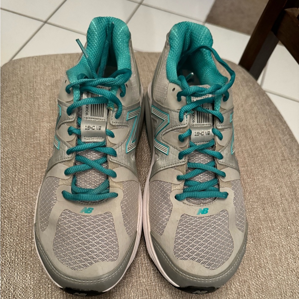 New Balance 1540v2 Women’s shoes, Size 9